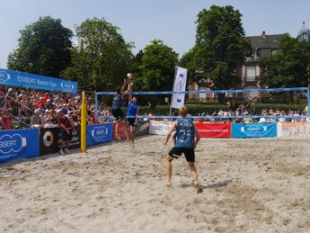 Beachvolleyball auf der Neckarwiese