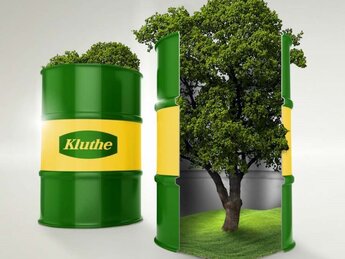 Tonnen mit Kluthe-Logo und einem Baum